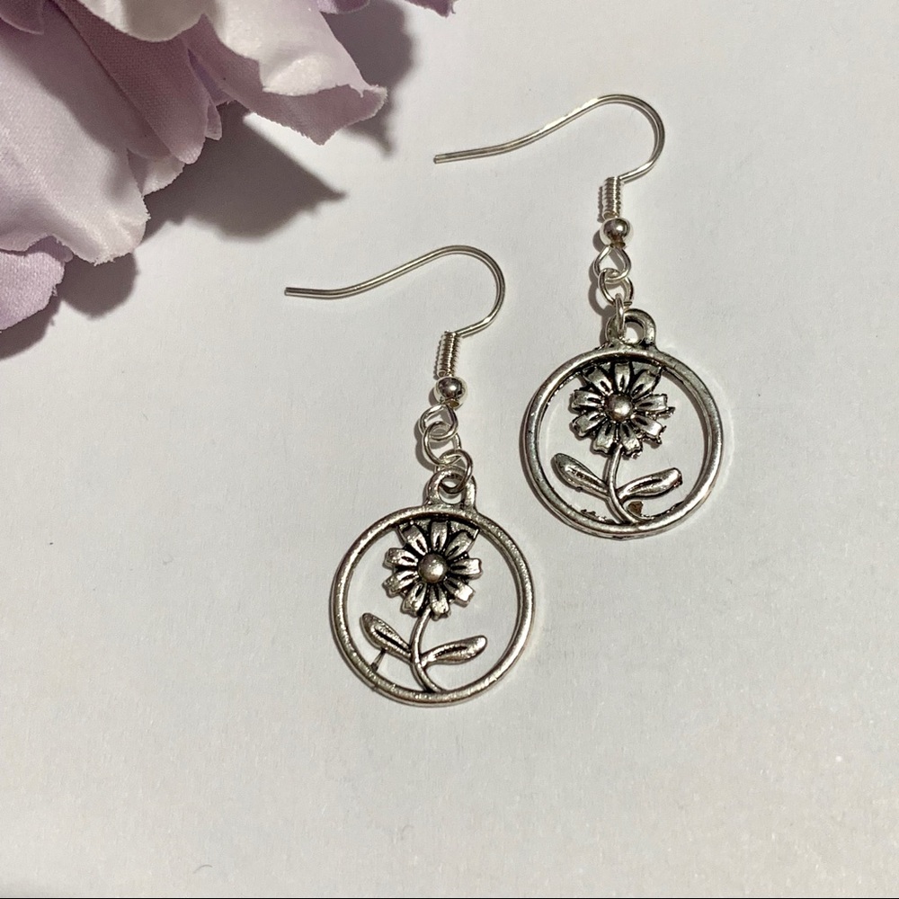 Flower Circle Fashion Earrings - Picture 4 of 7